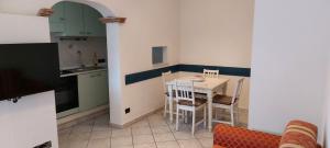 Kuchyň nebo kuchyňský kout v ubytování Rocce di mare