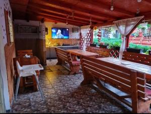 TV a/nebo společenská místnost v ubytování ingrid