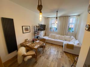 Postel nebo postele na pokoji v ubytování 2 Bed Cottage - Sleeps 4 - Wifi - Parking