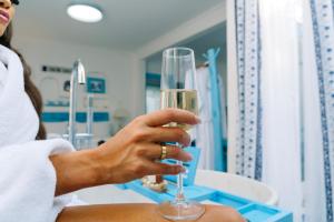 Φωτογραφία από το άλμπουμ του Bleu by The Prime Escape σε Arusha