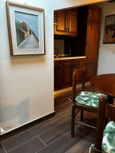 Η κουζίνα ή μικρή κουζίνα στο Free Parking Centro - Casa Caracciolo +5 φωτογραφίες