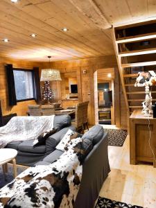 Posezení v ubytování Chalets des Esquits vue panoramique pistes proches à pied