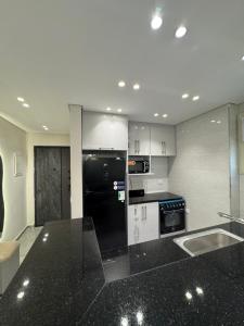 Dapur atau dapur kecil di شقه فندقيه علي اعلي مستوي +12 gambar