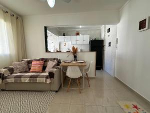 Posezení v ubytování Apto na Tupi - 5 min da Praia!