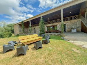 Zahrada ubytování Gîte avec piscine intérieur, Le Repère de Choiseau