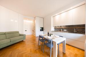Η κουζίνα ή μικρή κουζίνα στο Art Luxury apartment in the heart of Bologna