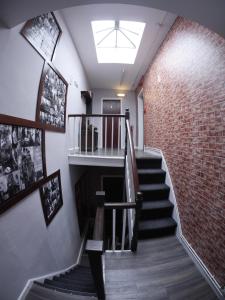 The lobby or reception area at Midtown Lodge 
