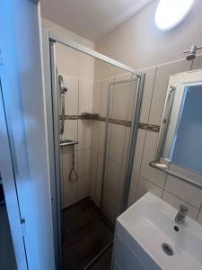 Ένα μπάνιο στο Appartement Pyra Cantha