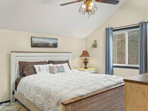 Fotografie z fotogalerie ubytování Memorabile Getaway Fire-Pit and Entrainment Area v destinaci Long Pond