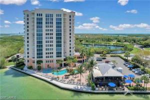 - Vistas aéreas a un complejo con piscina y complejo en Lovers Key #1106 by Sun Palace Vacations, en Fort Myers Beach