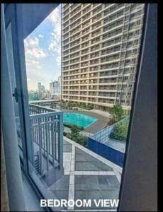 Balkón nebo terasa v ubytování Vistaro Stays at Fame Residences