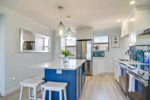 セント・ピート・ビーチにあるSteps to St Pete Beach Condo with Pool Accessのギャラリーの写真