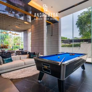 a pool table in the lobby of a building at Seaview Beauty - Best of Pattaya in Pattaya South