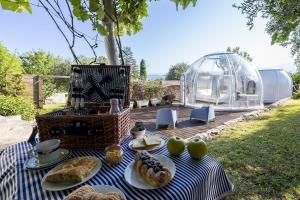 Jídlo v luxury tent nebo okolí