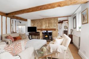 Μια τηλεόραση ή/και κέντρο ψυχαγωγίας στο Spring Cottage