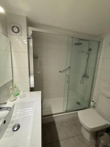 Et badeværelse på Las Condes familiar Deluxe