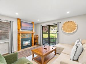 Istumisnurk majutusasutuses Red Pine Condominiums by All Seasons Resort Lodging