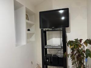 TV a/nebo společenská místnost v ubytování Alquiler por Dia Alca!!!! + 18 fotografií