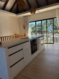 Dapur atau dapur kecil di Lagati Luxury Villa