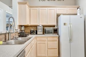 Imagen de la galería de 14 Mi to Dtwn OKC Edmond Gem with Fenced Yard!, en Edmond