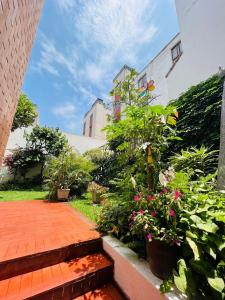 Jardin de l'établissement Monterrico Polo Aparts 6 - DPTO CON 3 CAMAS FRENTE EMBAJADA USA