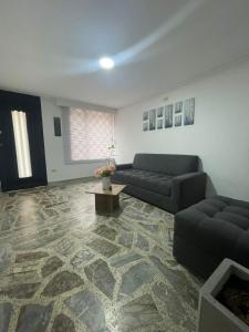 Foto dalla galleria di Hermoso apartamento en guayabal a Medellín