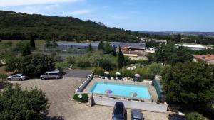 Bazén v ubytování Hotel Le Lagon nebo v jeho okolí