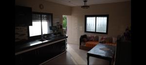 Dapur atau dapur kecil di Farm Fields and Forests 20 min from carrefour berchid