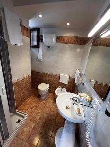 Ένα μπάνιο στο Casa Del Sole B&B