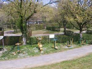 Φωτογραφία από το άλμπουμ του Chalet Accessible avec Terrasse - 5 Pers - API-1-52-283 σε Lons-le-Saunier