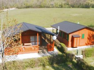 El edificio en el que está el campamento