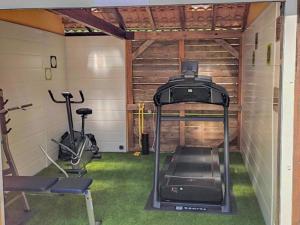 Γυμναστήριο ή/και όργανα γυμναστικής στο Mobil home 4 personnes avec terrasse à Anduze - API-1-52-471