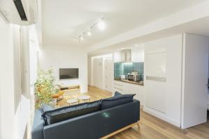 Kuchyň nebo kuchyňský kout v ubytování Decorated and renovated- 2Bd 2Bth- Center