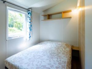 Postel nebo postele na pokoji v ubytování Tente Toile & Bois - 2 Chambres, Terrasse - API-1-52-789