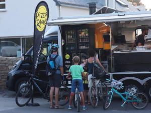 Επισκέπτες που μένουν στο Mobile-home avec Terrasse à Saint-Gildas-de-Rhuys - 6 pers, 3 chambres - API-1-52-762 +4 φωτογραφίες