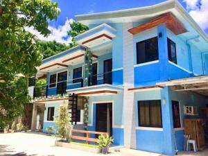 Gallery image of OYO 1166 Hotel Wooden Crib in Oslob