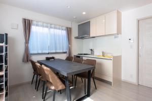 Kuchyň nebo kuchyňský kout v ubytování Detached house in Oshima 4chome, one train ride to Shinjuku 大島4丁目