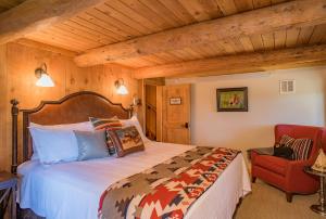 Postel nebo postele na pokoji v ubytování Jackson Hole Hideout