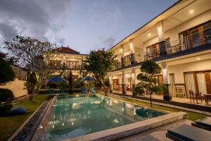 Bazén v ubytování Pondok Canggu Guest house nebo v jeho okolí