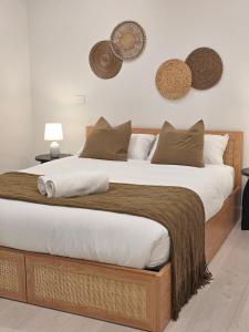 Ένα ή περισσότερα κρεβάτια σε δωμάτιο στο Nomadic 2 bedroom Apt in Burwood near everything +27 φωτογραφίες