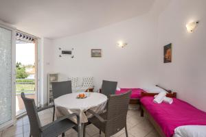 Posezení v ubytování Peaceful Retreat Apartments with Terrace