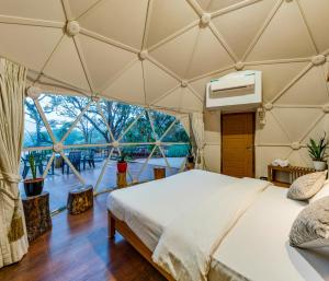 Fotografie z fotogalerie ubytování Silverbill Resorts-Redefining 5-Star Luxury in Dandeli v destinaci Ganeshgudi