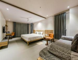 Fotografie z fotogalerie ubytování Silverbill Resorts-Redefining 5-Star Luxury in Dandeli v destinaci Ganeshgudi