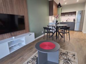 Kuchyň nebo kuchyňský kout v ubytování Urban Jungle Apartment ALLEN + 2 fotografie