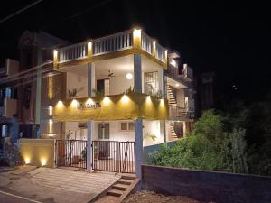 Το κτήριο όπου στεγάζεται το ξενοδοχείο