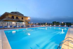 Gallery image of Hotel Ristorante Dante in Torgiano