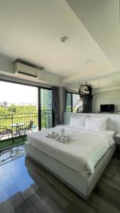 Postel nebo postele na pokoji v ubytování Frankie's Inn + 48 fotografií