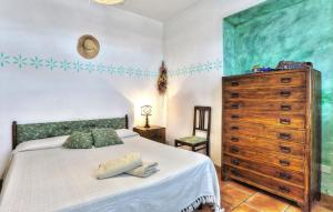 Ένα ή περισσότερα κρεβάτια σε δωμάτιο στο Amazing Home In Pomarance