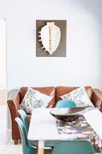 Imagen de la galería de Black Pearl Harbour House, en Gordonʼs Bay