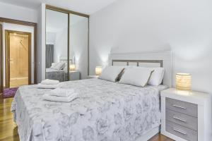 Postel nebo postele na pokoji v ubytování The sixth - by Wehomes